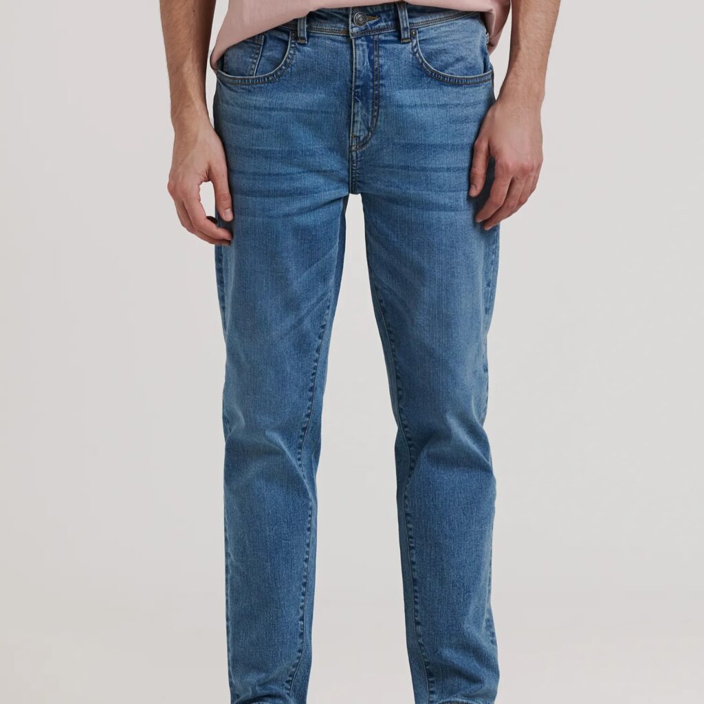 Pantalón Vaquero Tapered Slim Fit Medio