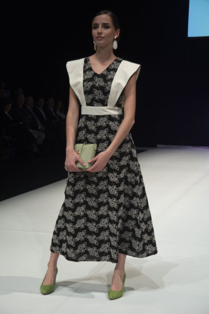 Vestido Negro Bordado