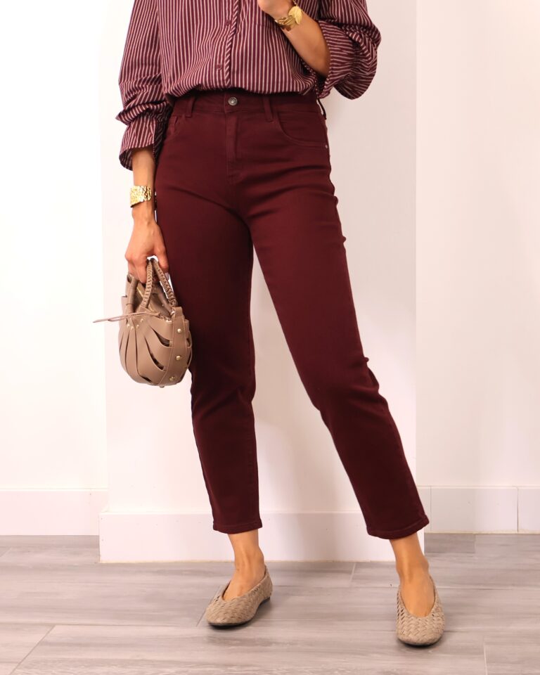 Jeans Cropped Burdeos
