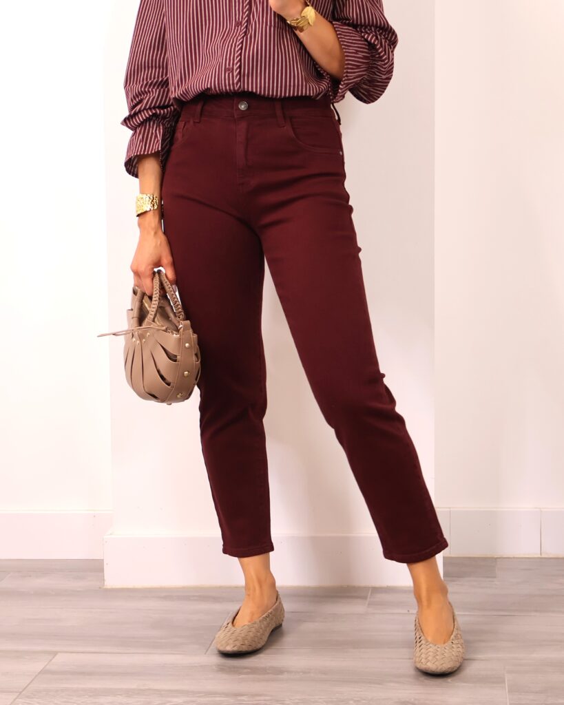 Jeans Cropped Burdeos