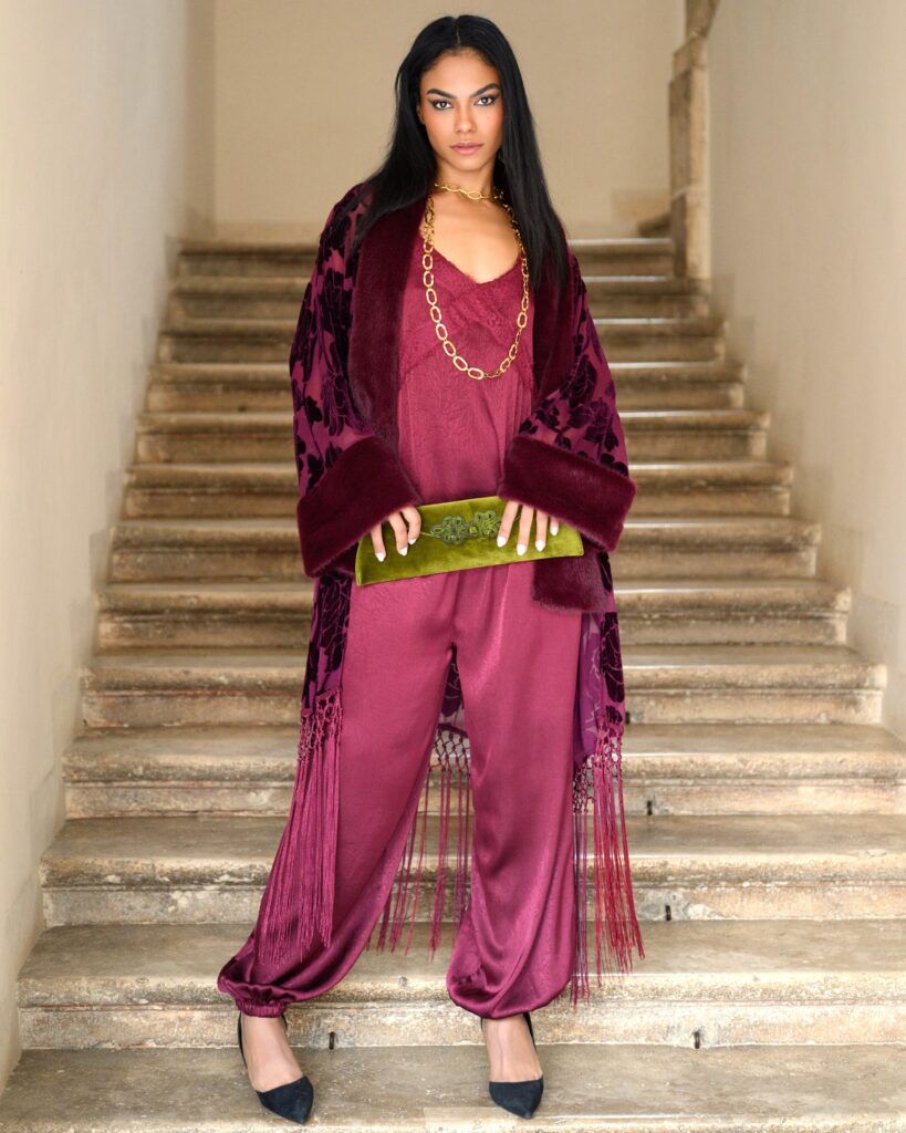 Kimono Flecos Floral Burdeos