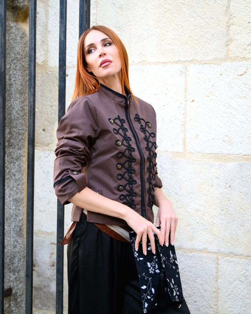 Chaqueta Militar Alamares Chocolate