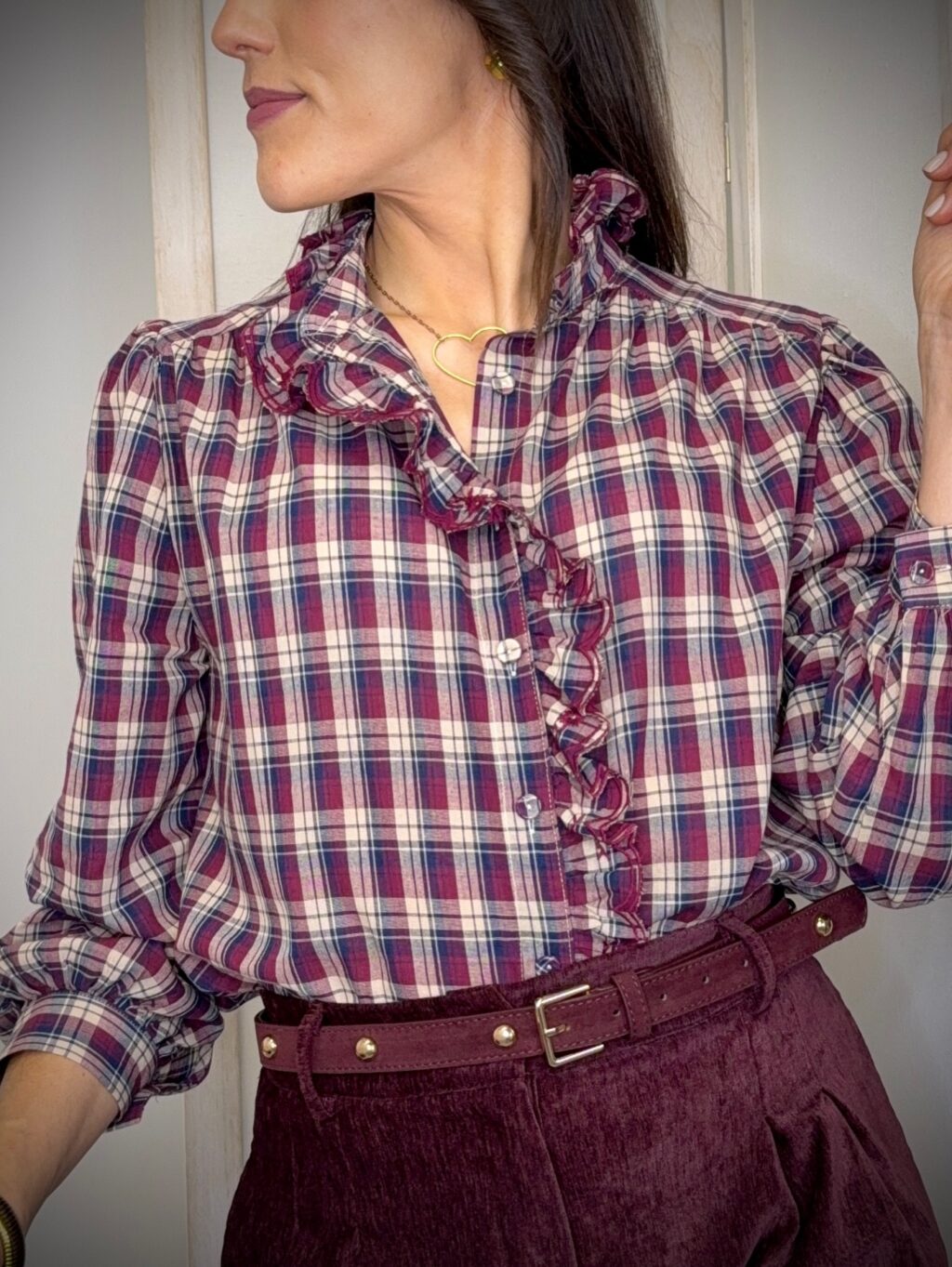 Instagram post from lunaresenmiarmario. This post is in position 1.