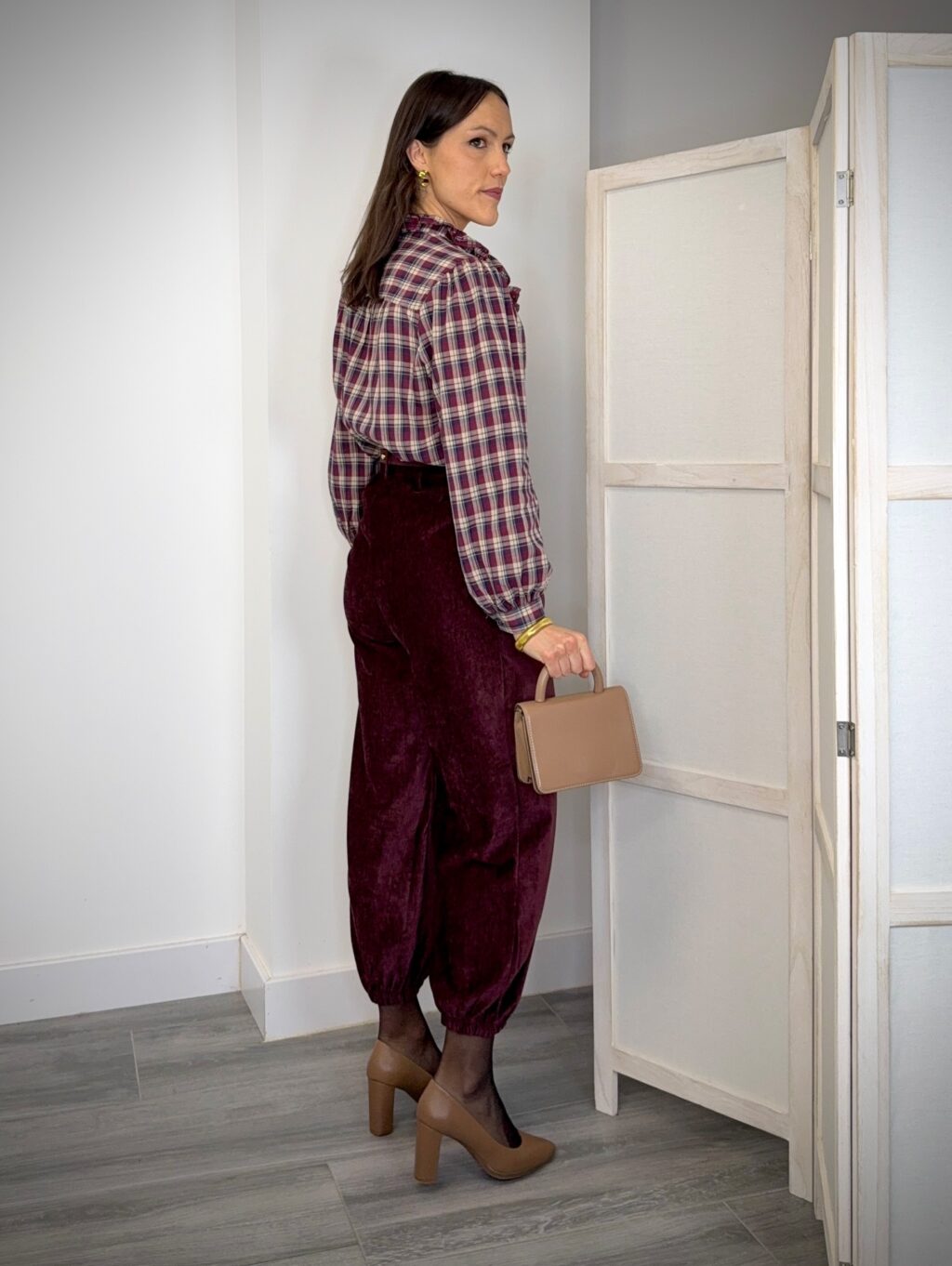 Instagram post from lunaresenmiarmario. This post is in position 6.