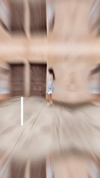 Instagram post from lunaresenmiarmario. This post is in position 4.