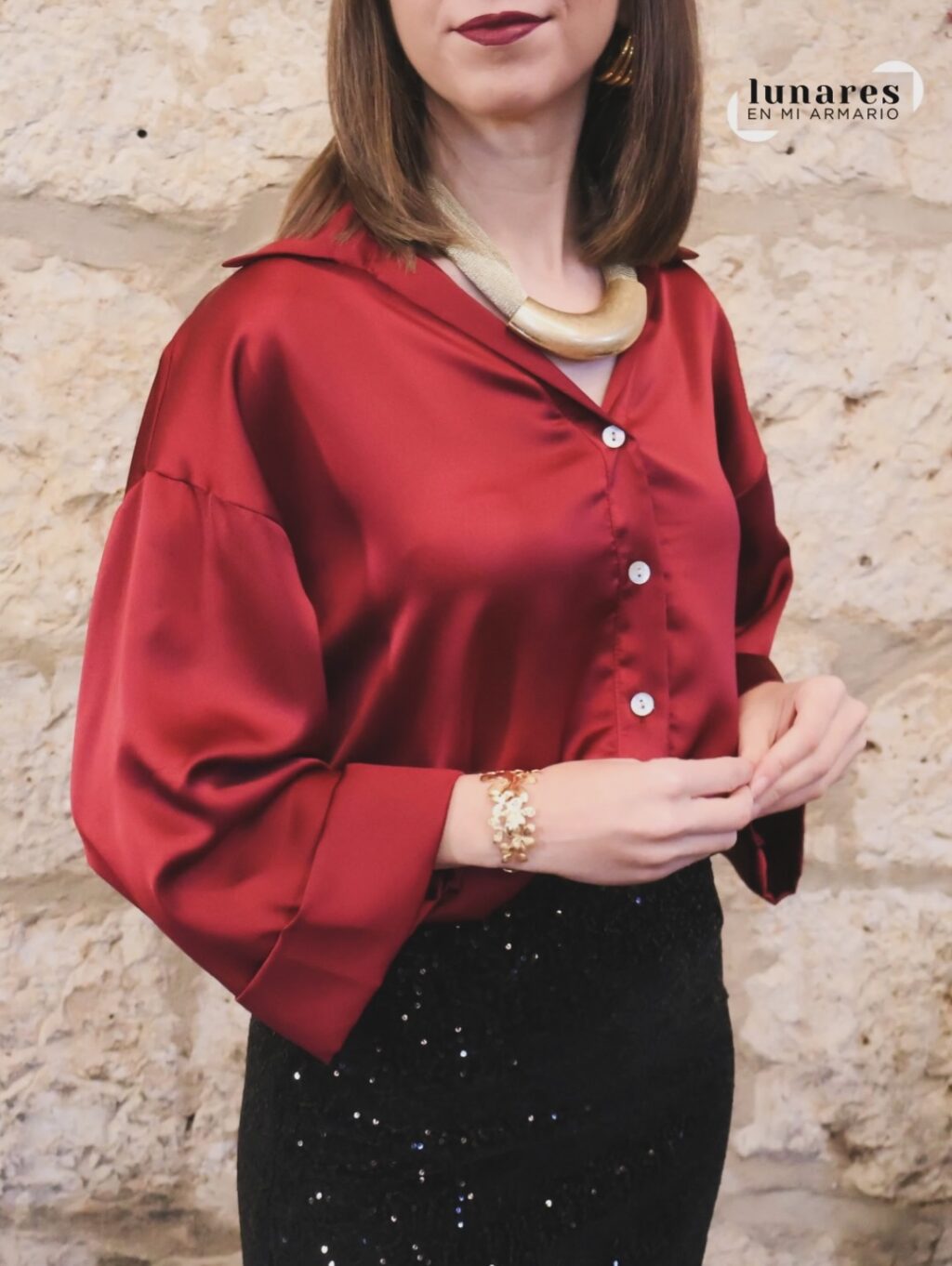 Instagram post from lunaresenmiarmario. This post is in position 1.