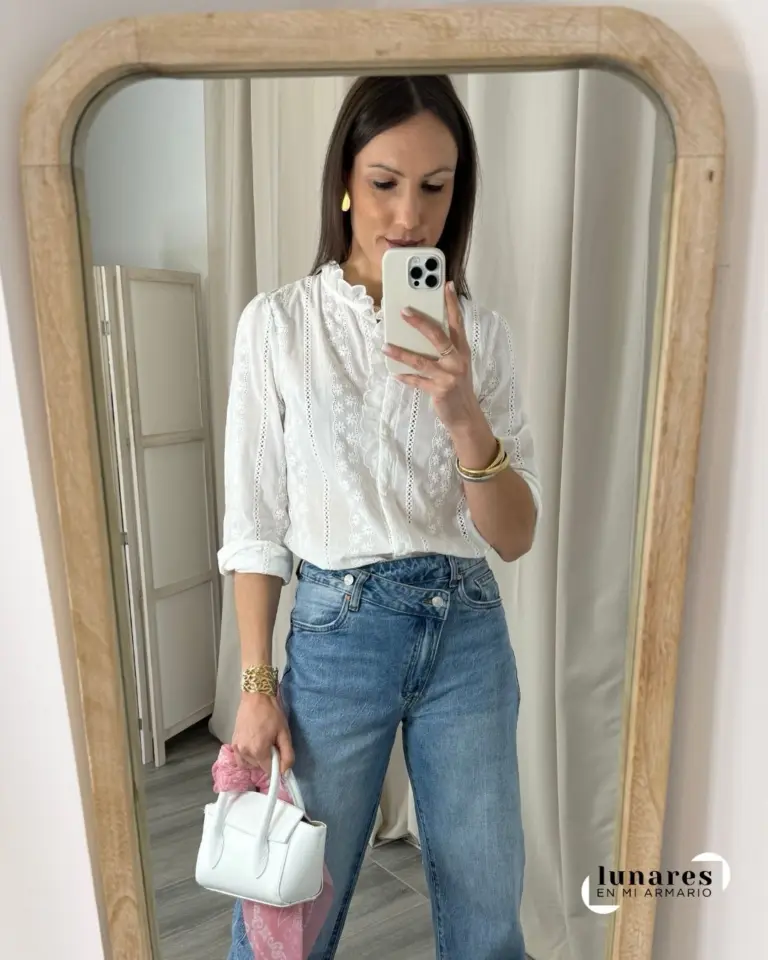 Instagram post from lunaresenmiarmario. This post is in position 1.