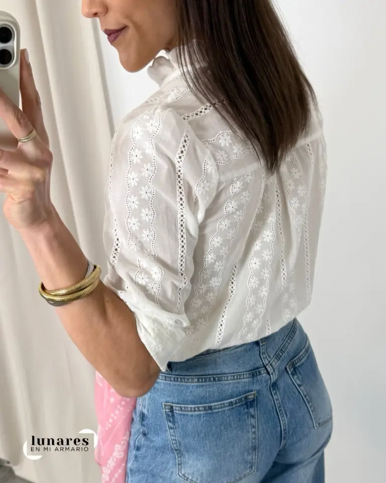 Instagram post from lunaresenmiarmario. This post is in position 5.