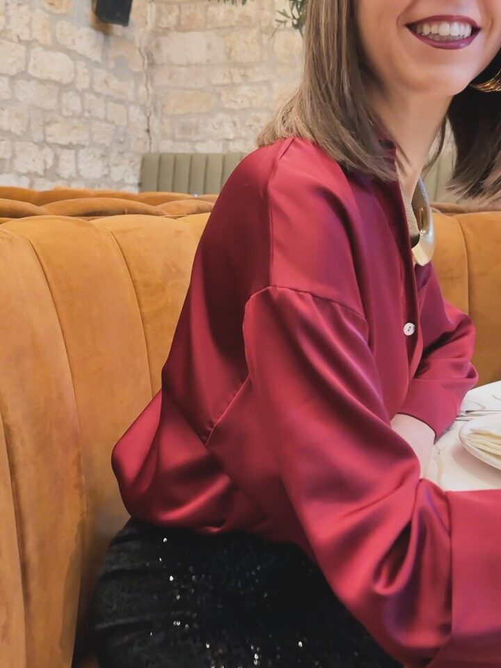 Instagram post from lunaresenmiarmario. This post is in position 4.