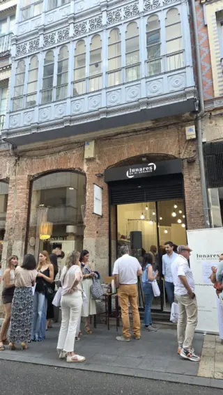 Instagram post from lunaresenmiarmario. This post is in position 3.